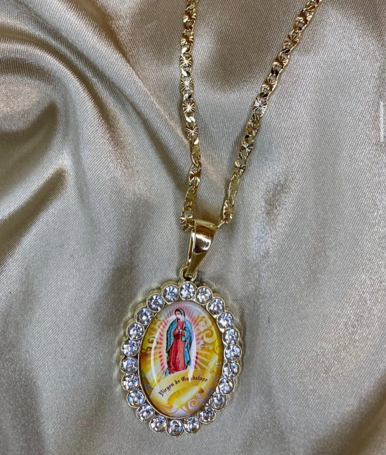 Collar amanecer virgencita